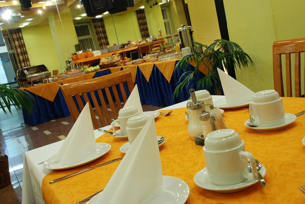 Фото Hotel Henrietta