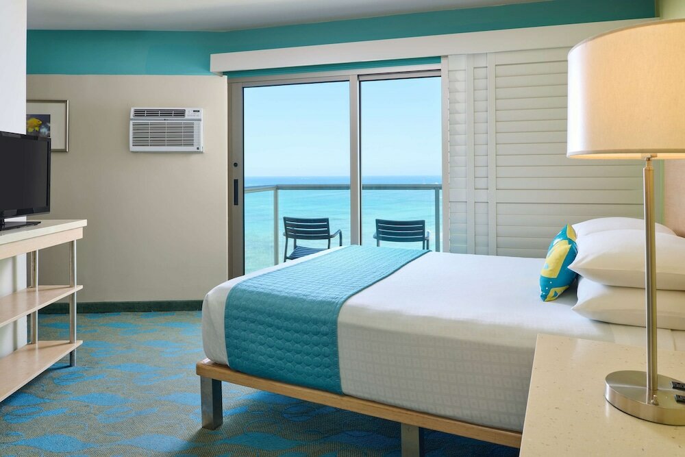 Фото Aston Waikiki Circle Hotel