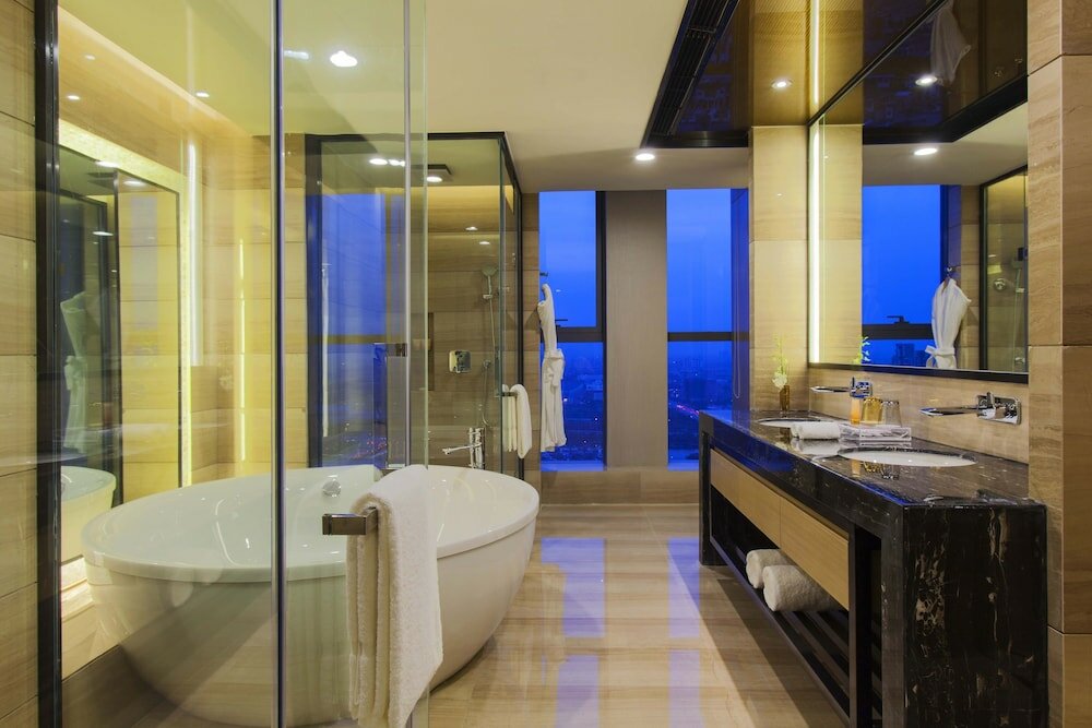 Фото Crowne Plaza Tianjin Meijiangnan