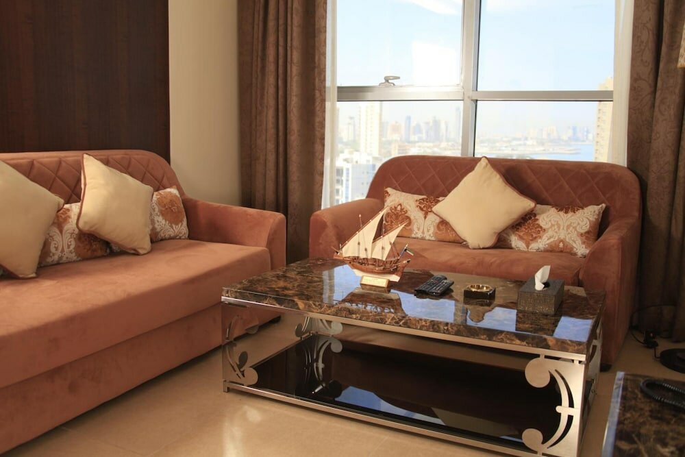 Фото Laguna Hotel Suites