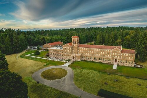Гостиница The Lodge at St Edward State park в Киркленде