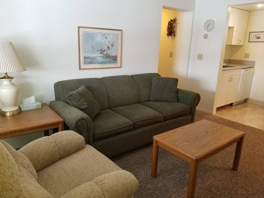 Фото Lakeshor Motor Inn