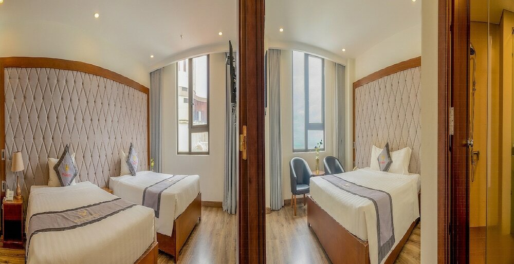 Фото Royal Charm Hotel