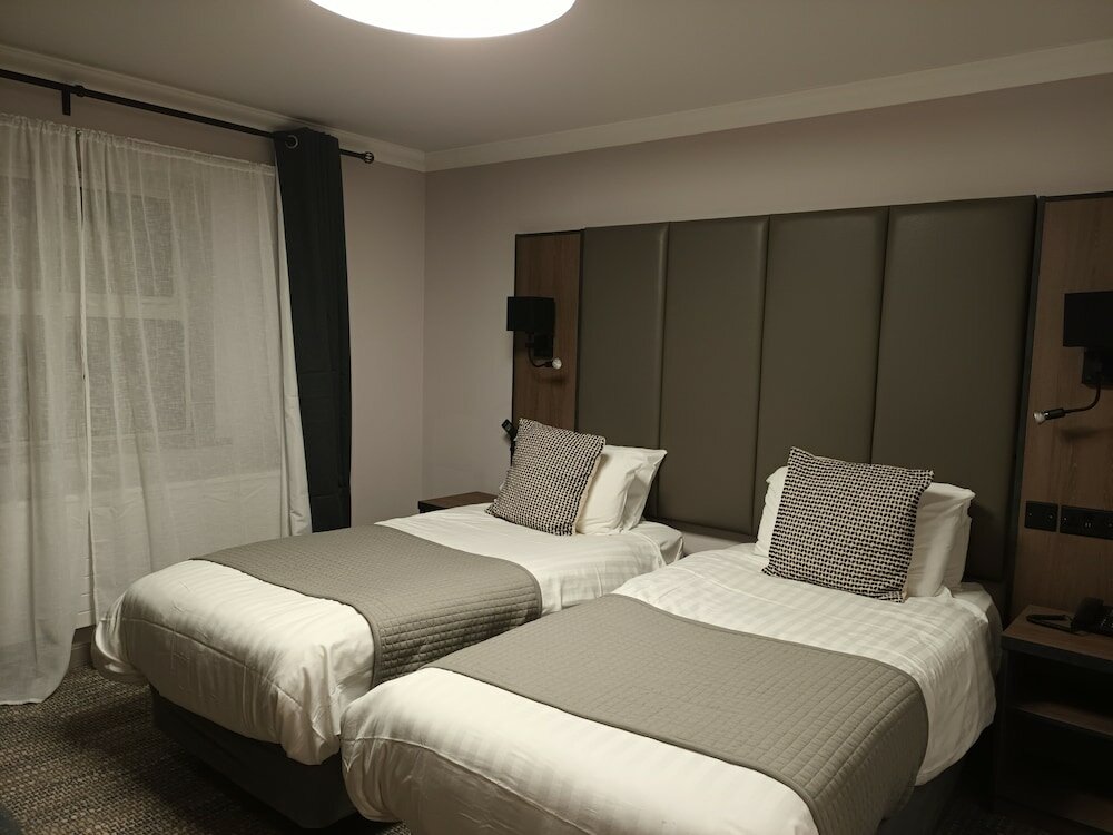 Фото The Corn Mill Lodge Hotel