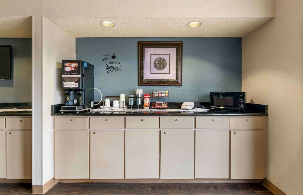 Фото Extended Stay America Suites Kansas City Airport Tiffany Spr