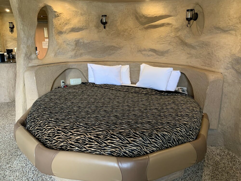 Фото Designer Inn & Suites