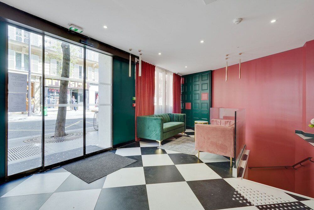 Фото Hotel B Square