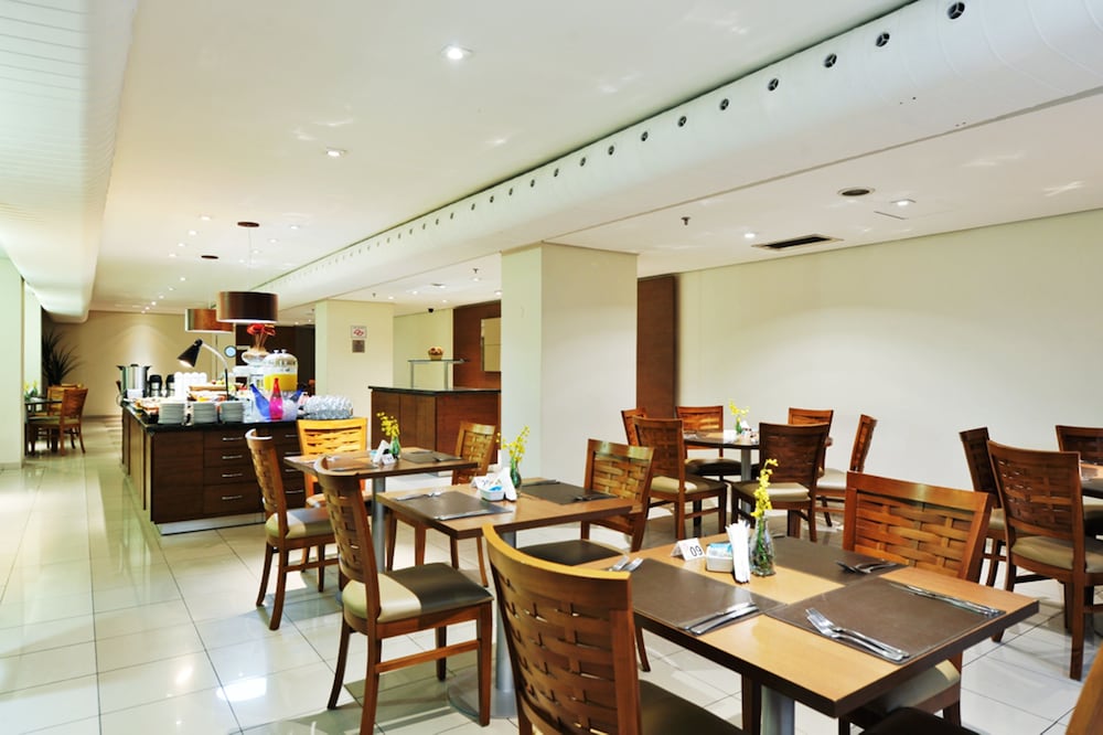 Фото Comfort Suites Alphaville