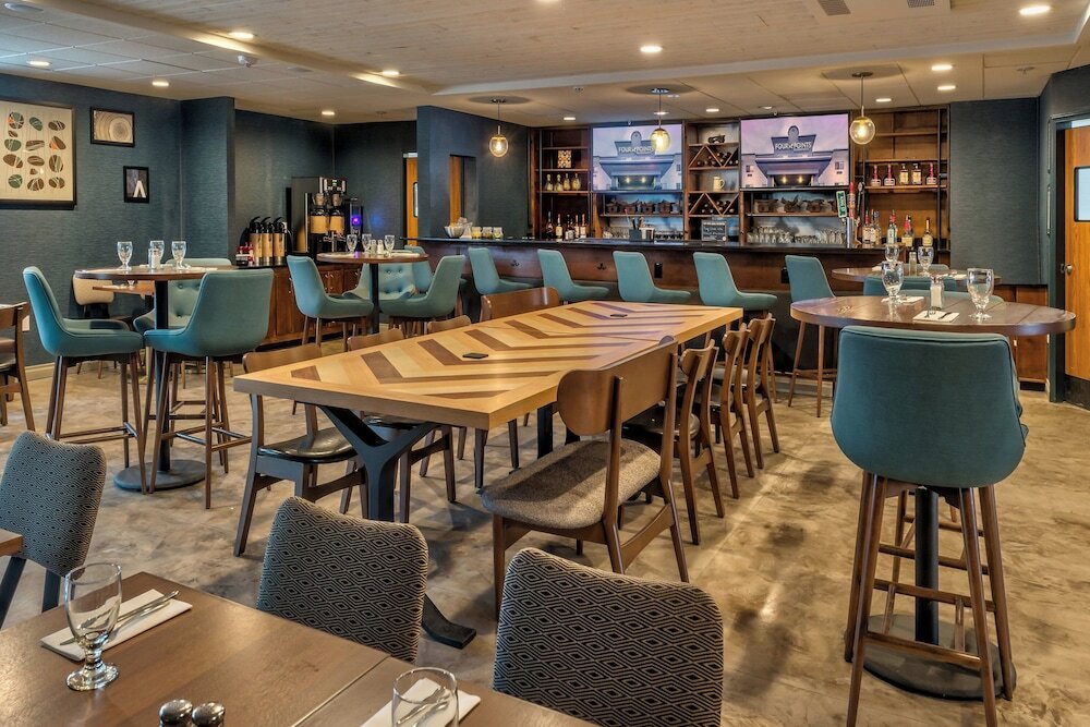 Фото Four Points by Sheraton Anchorage Downtown