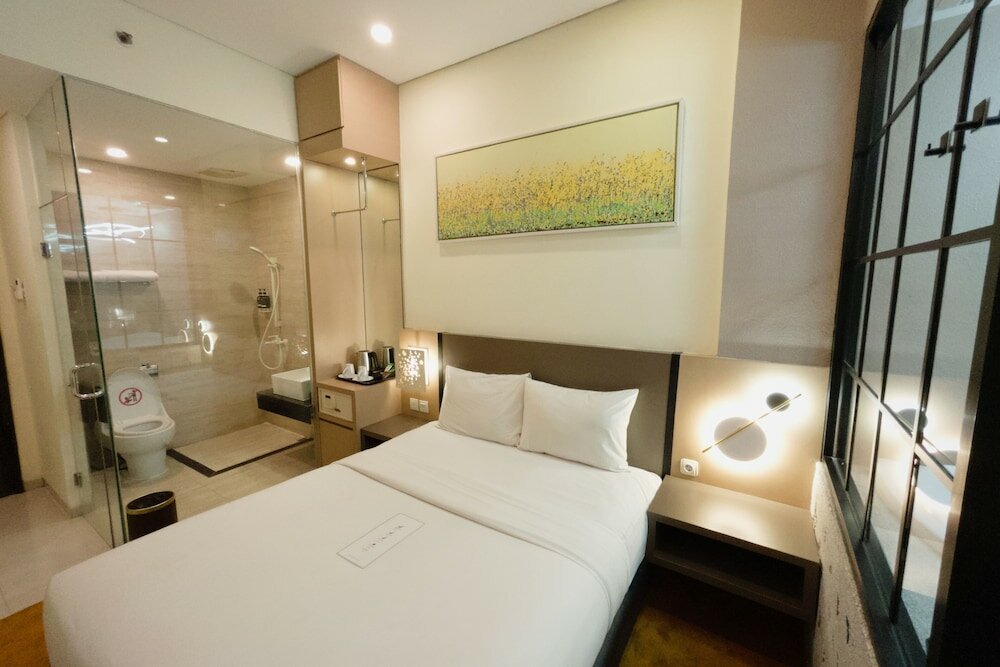 Фото Oak Tree Urban Jakarta