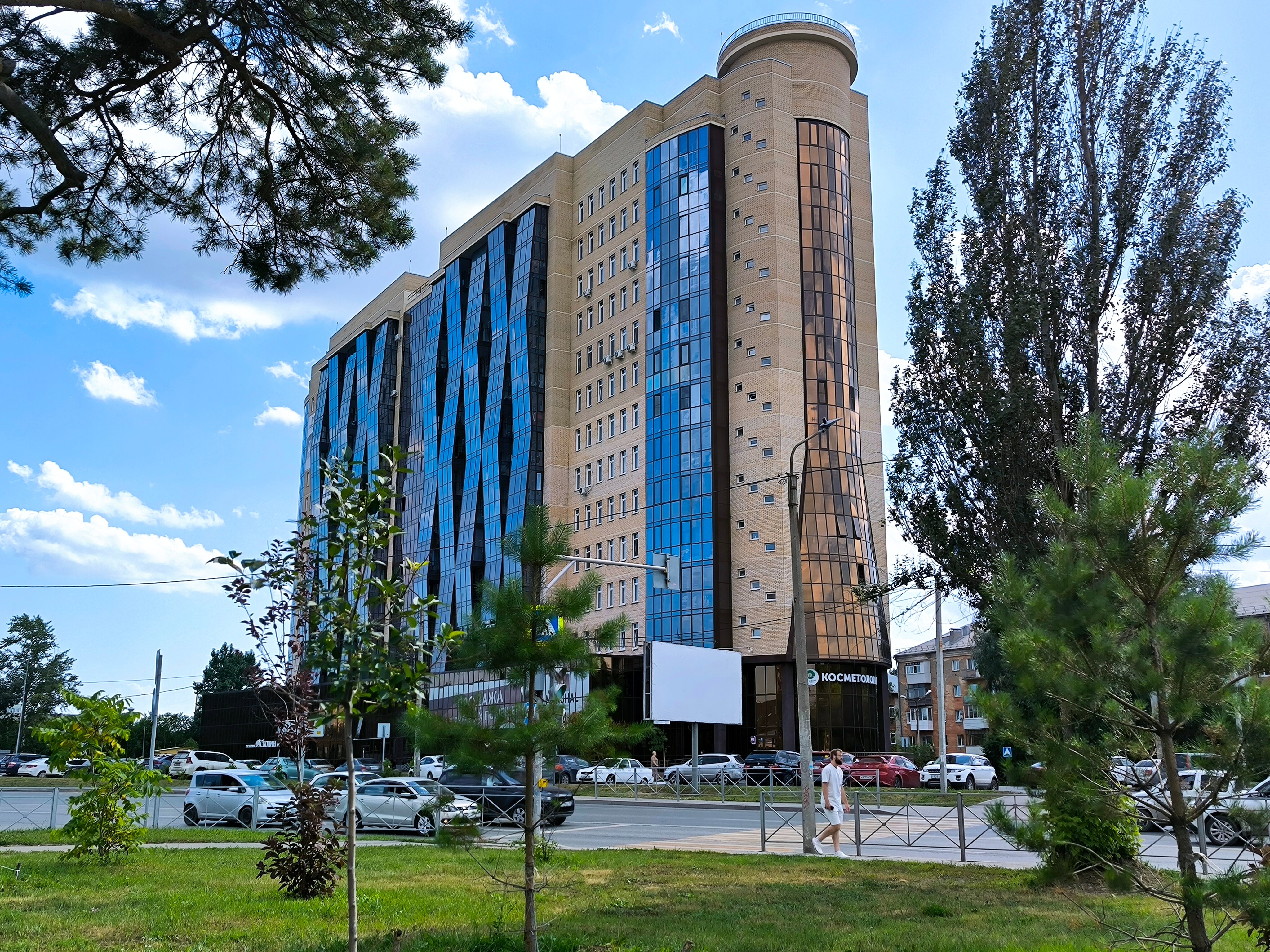 Фото отеля 1