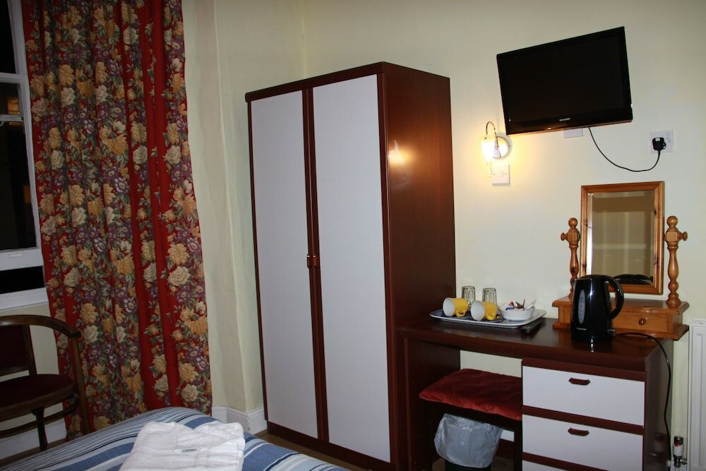 Фото Ambassador Hotel