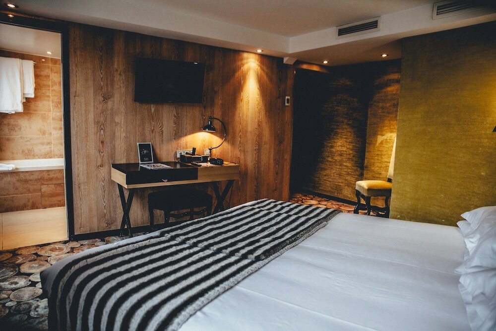 Фото Hotel Notre Dame Saint-Michel