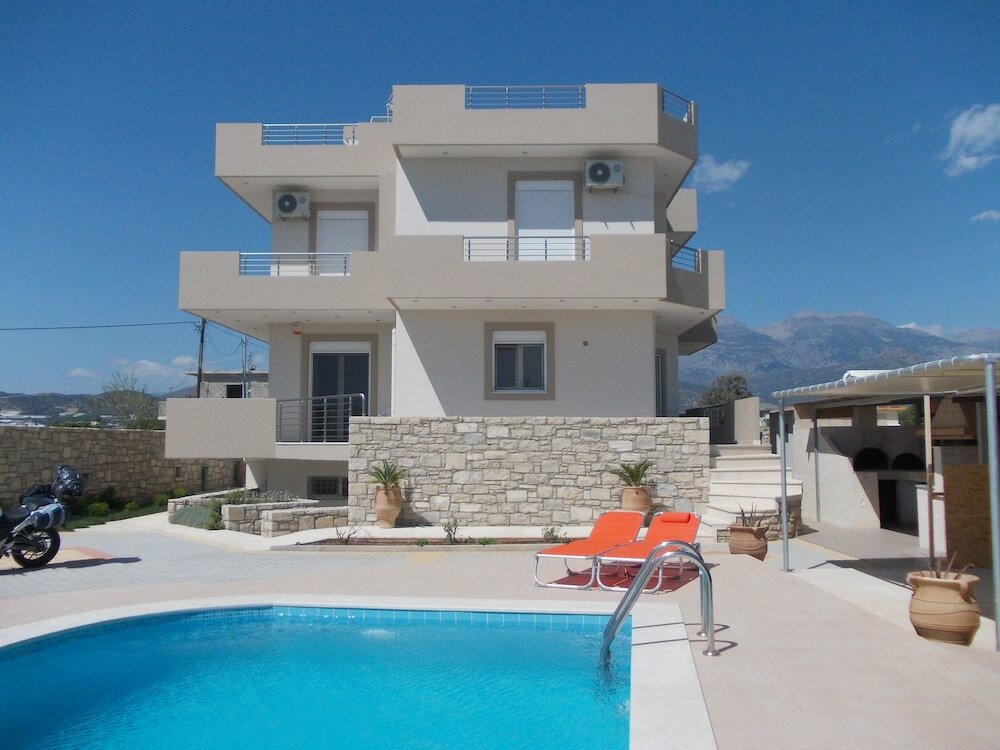 Фото Elpidis Villa