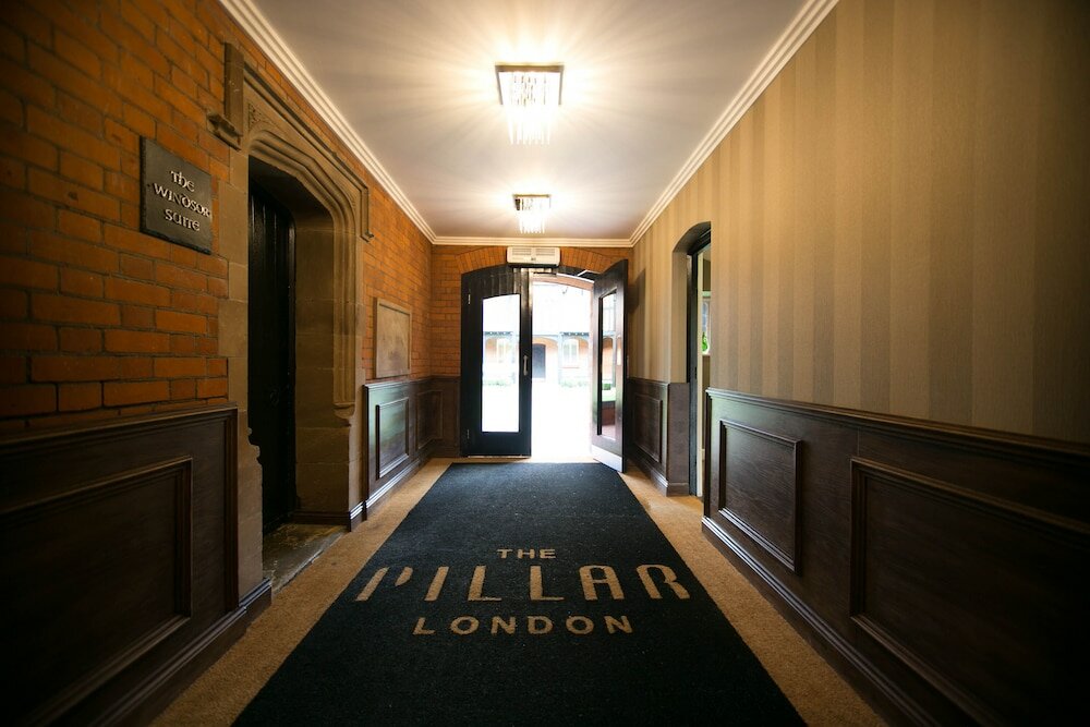 Фото The Pillar Hotel