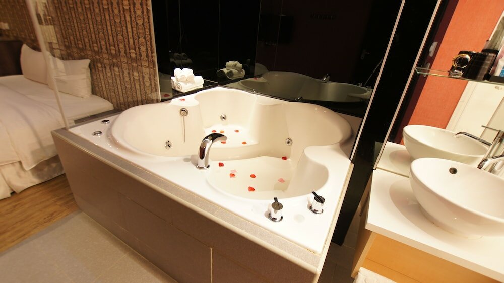 Фото Colors Infinity Inn