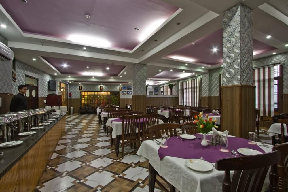 Фото Zojila Residency