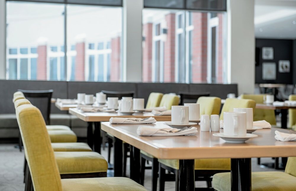 Фото Hilton Garden Inn Winnipeg South