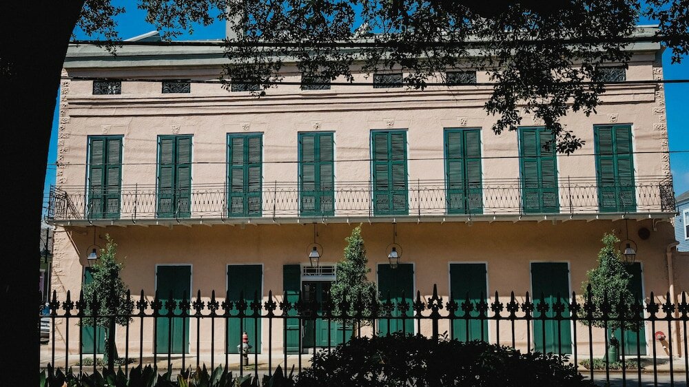 Фото Royal Frenchmen Hotel and Bar