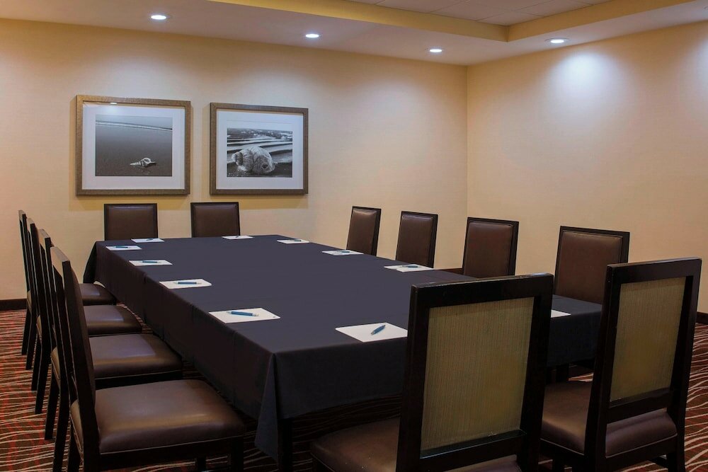 Фото Four Points by Sheraton Suites Tampa Airport Westshore