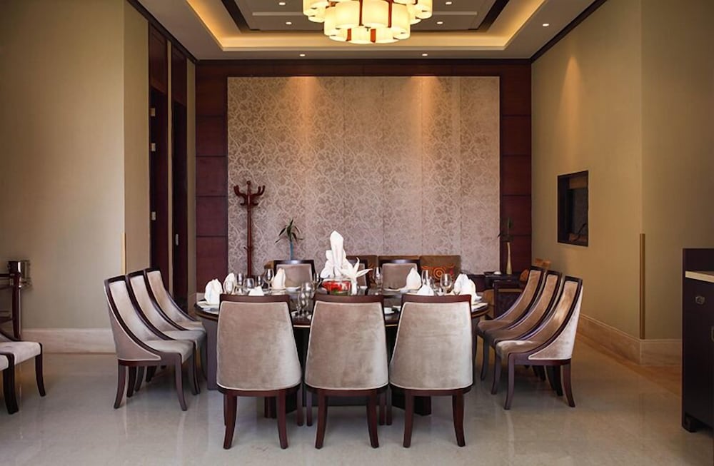 Фото Sanya Seacube Holiday Hotel