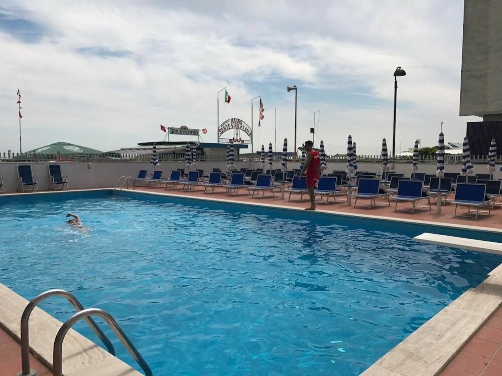 Фото Hotel Majestic Pesaro