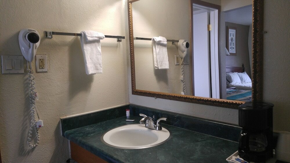 Фото American Regency Inn