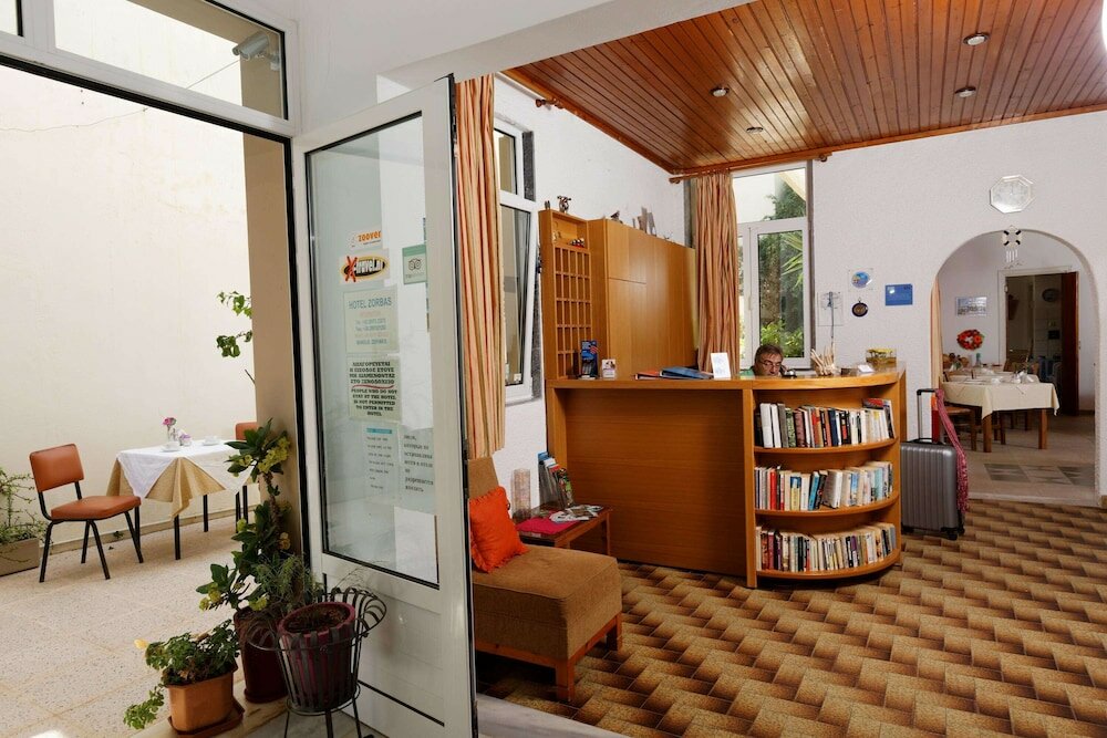 Фото Zorbas Beach Hotel