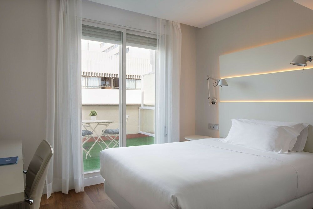 Фото Nh Madrid Balboa