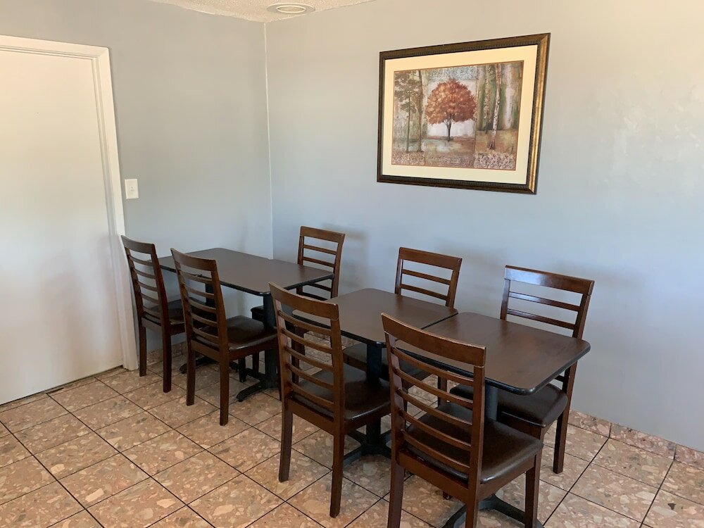 Фото Americas Best Value Inn Meridian