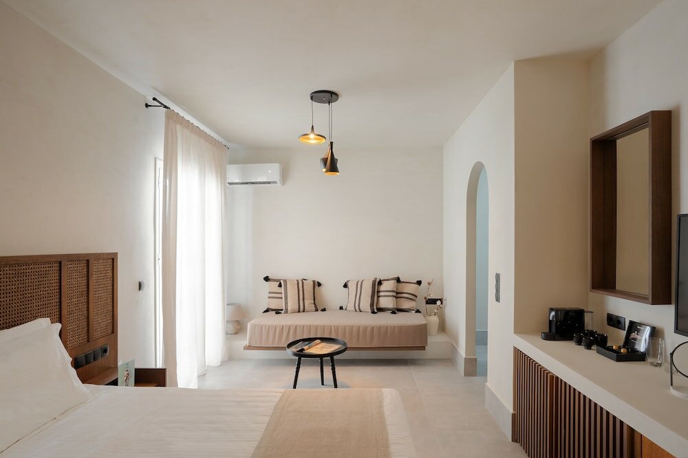 Фото Polis of Naxos Stylish Suites