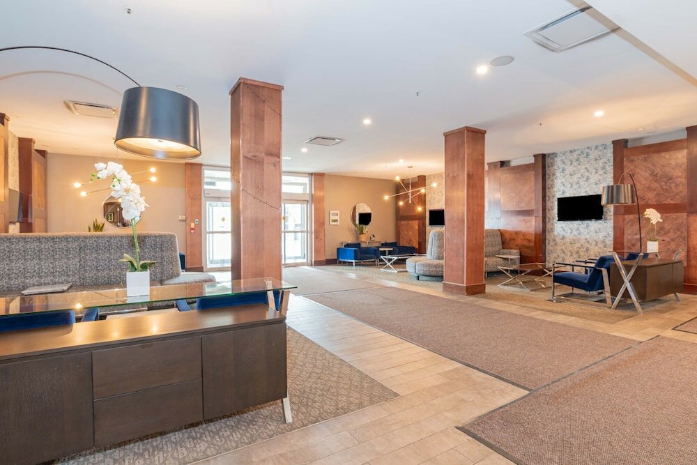 Фото Sandman Hotel Edmonton West