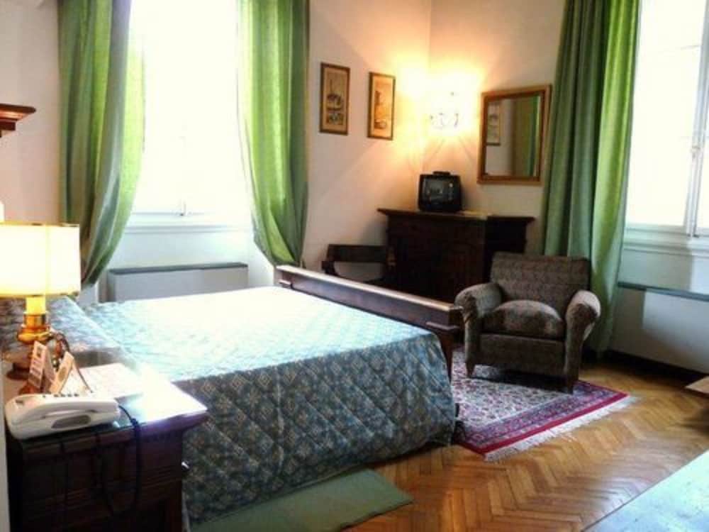 Фото Classic Hotel