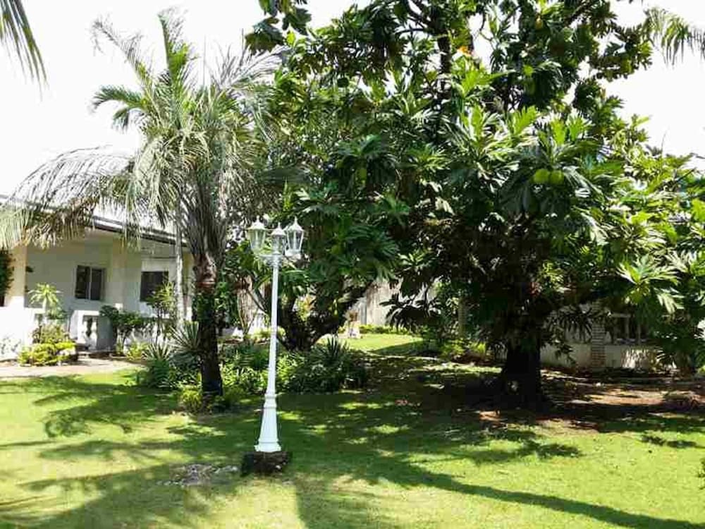 Фото Lapu Lapu Cottages and Restaurant