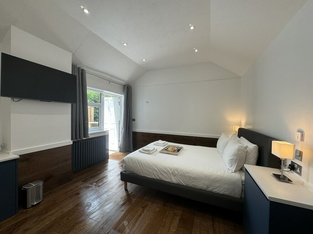 Фото Canal Cottages