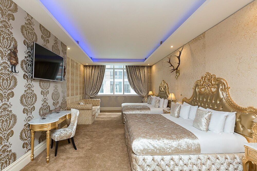 Фото The Dixie Dean Hotel