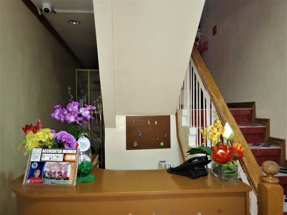 Фото La Gracia Apartelle Tagaytay