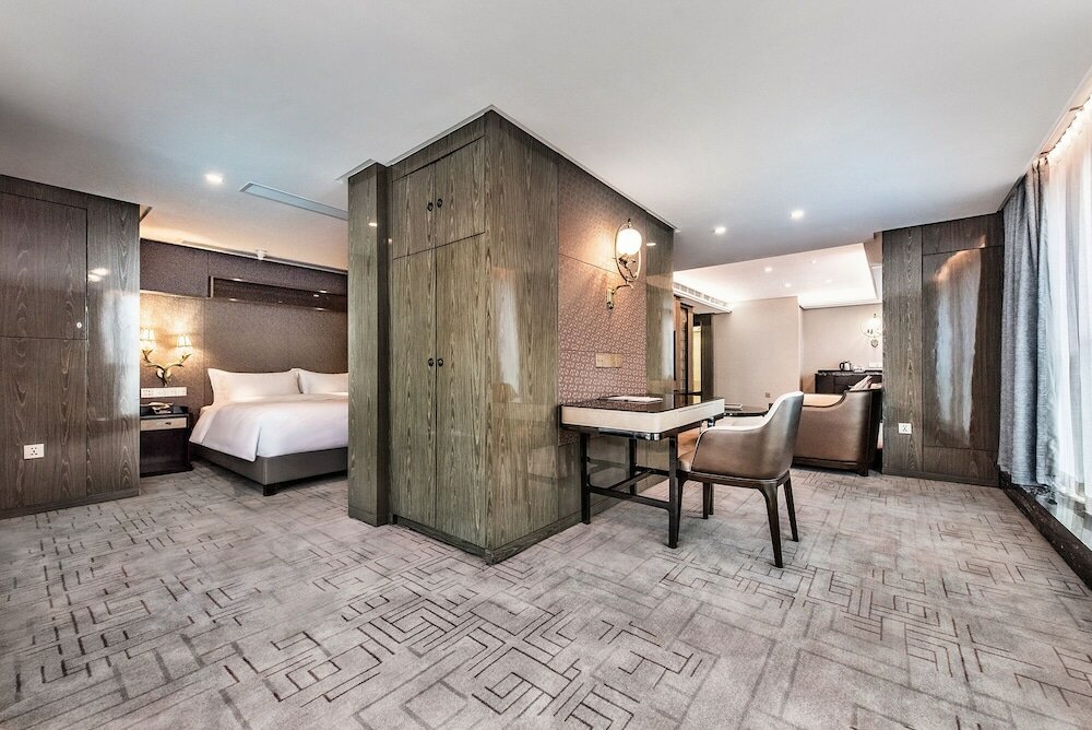 Фото Mercure Chongqing Downtown