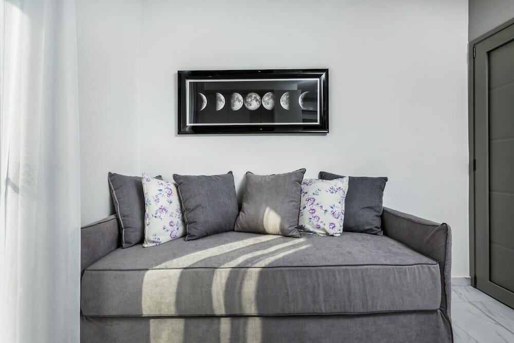 Фото Nymphes Deluxe Accommodation