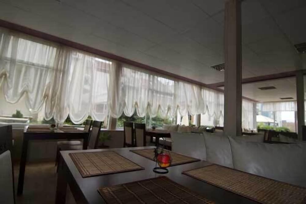 Фото Отель Tropics