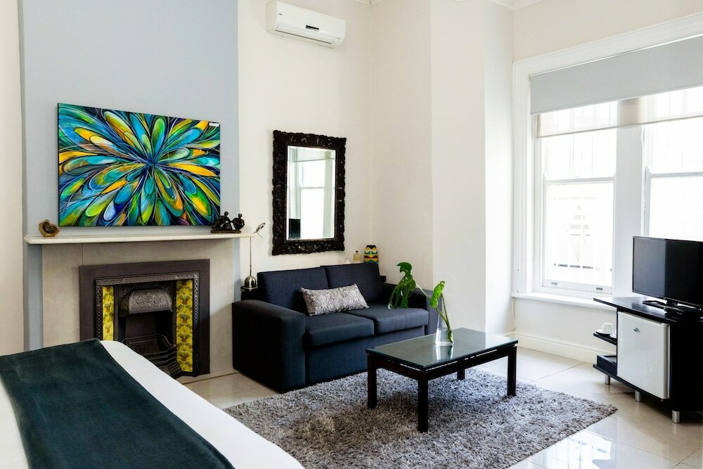 Фото 4 on Varneys Guest House