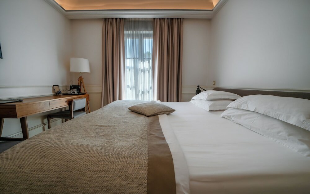 Фото Hotel Majestic