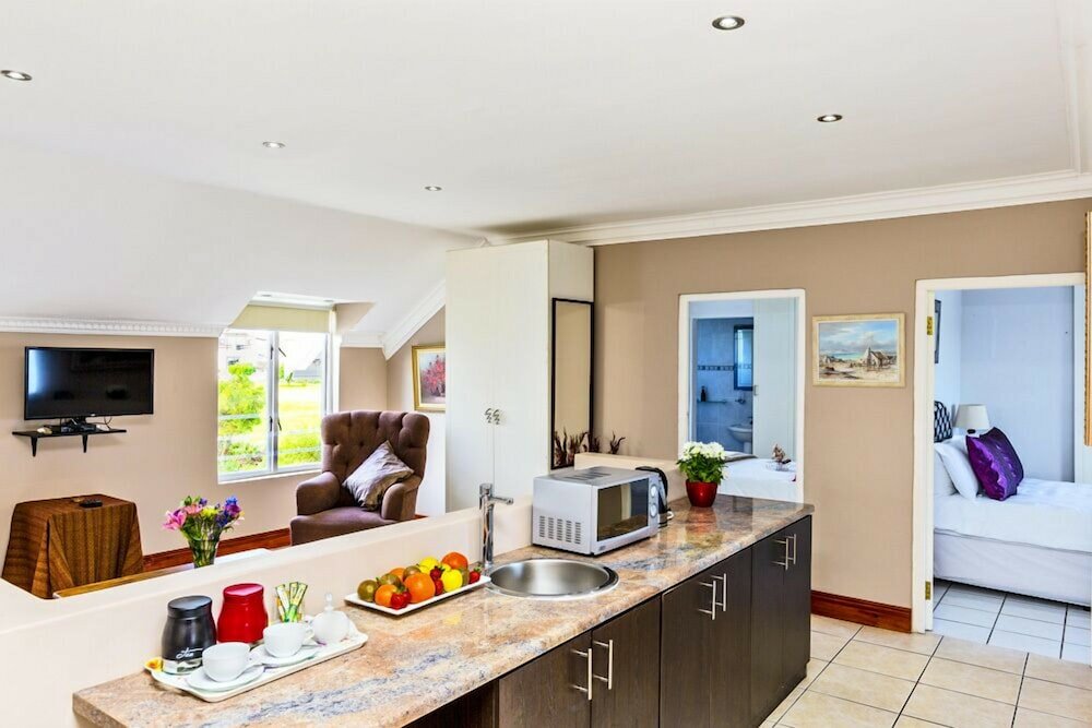 Фото Holiday Guesthouse Langebaan