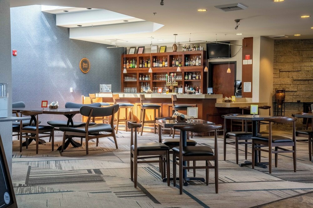 Фото Four Points by Sheraton Ventura Harbor Resort