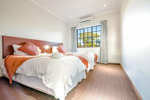 Внешний вид отеля Kruger View Chalets в Нкомазях, фото 3