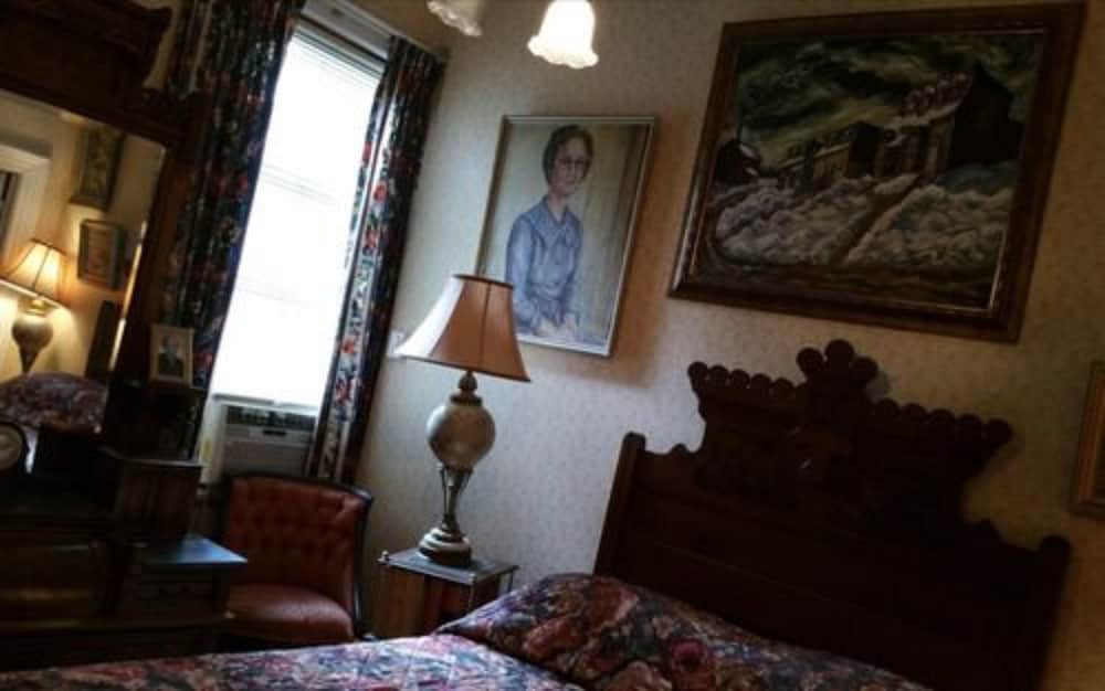 Фото Pimblett's Downtown Toronto B&b