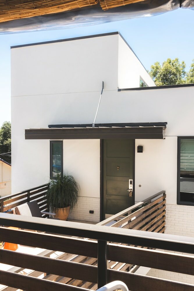 Фото The Frances Modern Inn