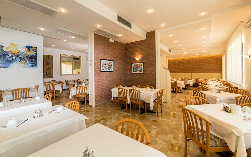 Фото Hotel Touring