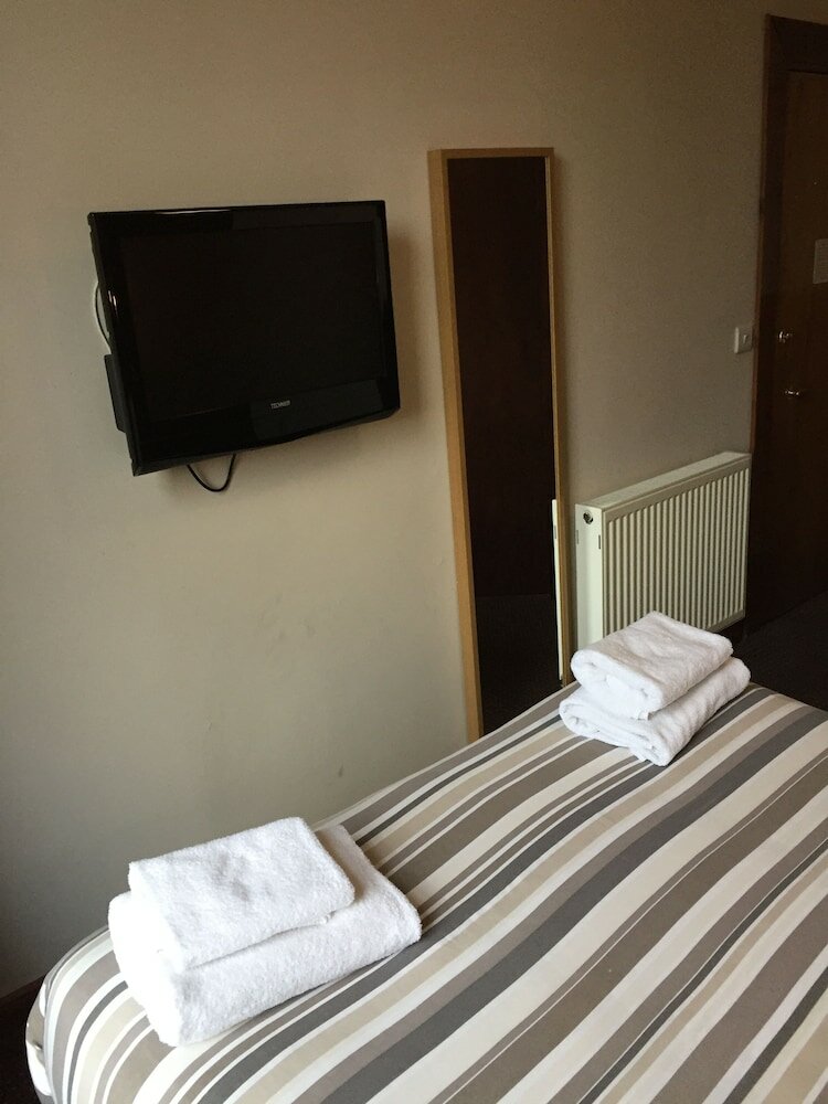 Фото Edinburghhouse Hotel