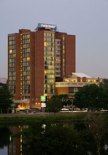Гостиница Courtyard by Marriott Boston-Cambridge в Кембридже